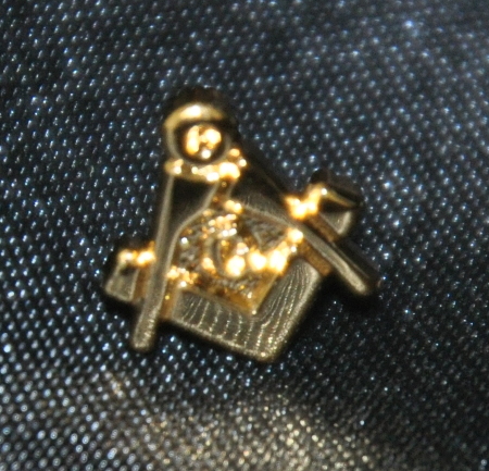 Masonic Square & Compasses +G Gold Plated Lapel Pin
